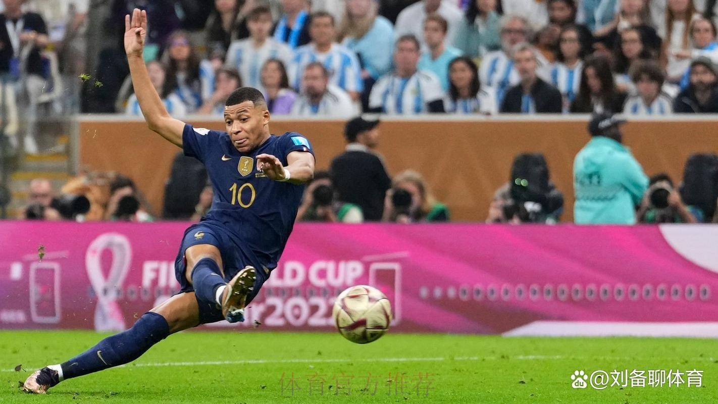 姆巴佩对阵巴萨9场12球 两次上演帽子戏法